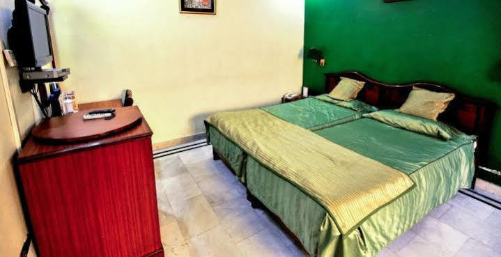 Treebo Trend Corporate Inn Chandīgarh Exterior foto