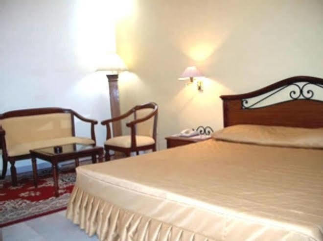 Treebo Trend Corporate Inn Chandīgarh Exterior foto