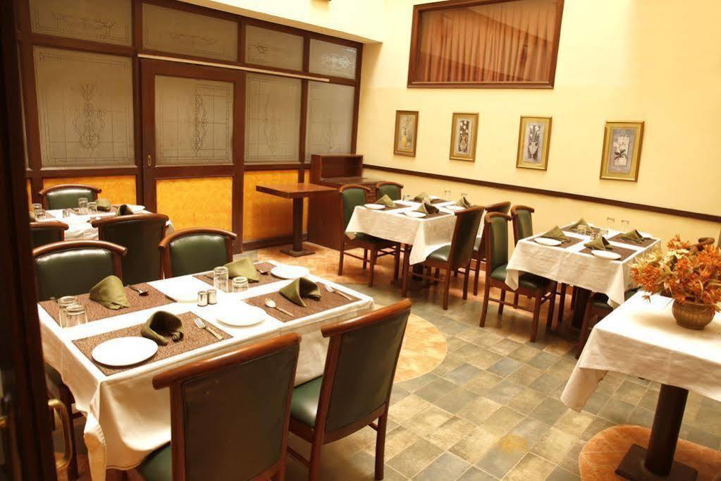 Treebo Trend Corporate Inn Chandīgarh Exterior foto