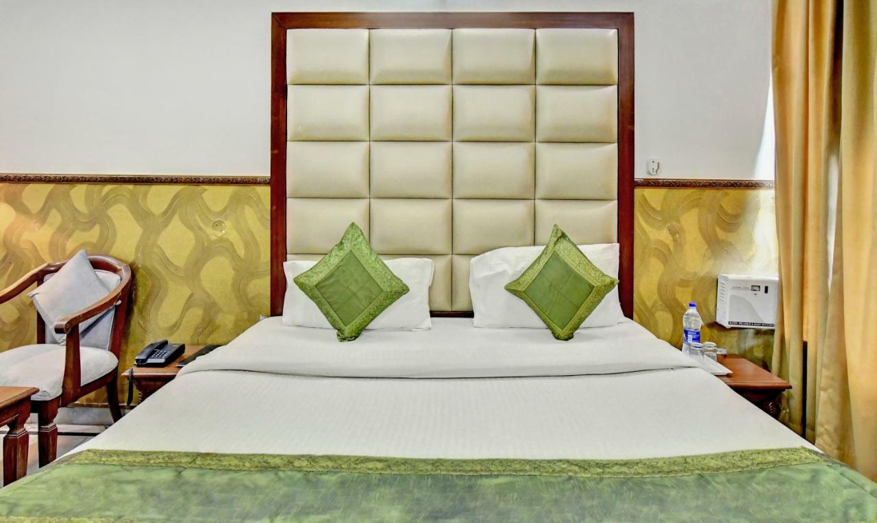 Treebo Trend Corporate Inn Chandīgarh Exterior foto